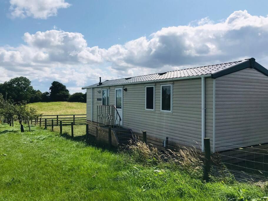 Plum Tree Lodge Set In 2 Acres Of Private Land Coundon Exterior photo